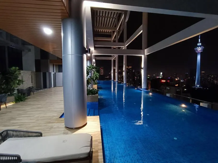 Col 14B Modern Infinity Pool Klcc Balcony View Apartamento Kuala Lumpur
