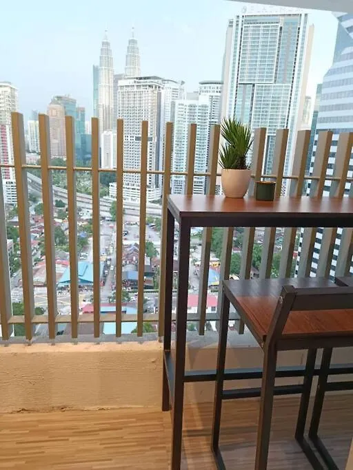 Col 14B Modern Infinity Pool Klcc Balcony View Apartamento Kuala Lumpur Malásia