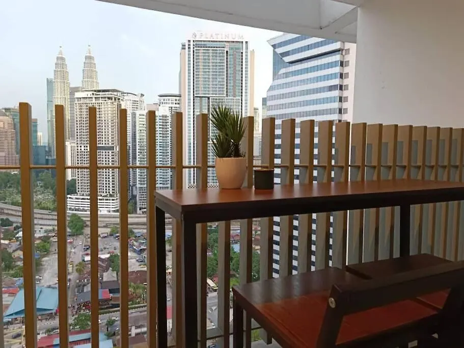Col 14B Modern Infinity Pool Klcc Balcony View Apartamento Kuala Lumpur Malásia