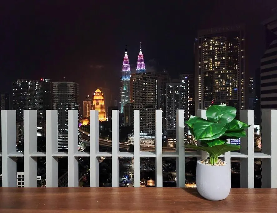 Col 14B Modern Infinity Pool Klcc Balcony View Daire Kuala Lumpur